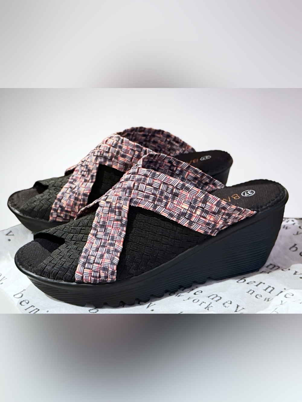 Woven Cross-Strap Memory Foam Wedge Sandals Black and Red Slip-On Mules New